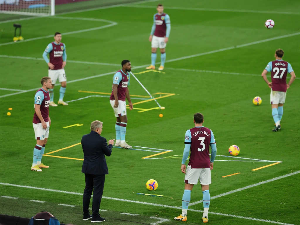 以金色刺繡 以金色刺繡